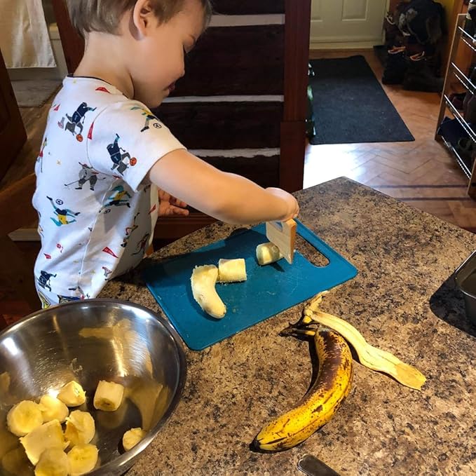 Little Kitchen Academy by Prise | Maple Wood Kids Knife, Kitchen Tool for Toddler and Kids Cooking. Toddler Knife couteau enfant sans danger kids cooking tools