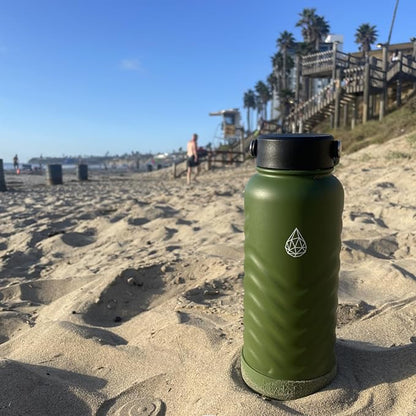 24 oz Insulated Water Bottle - Green Water Bottles with Straw (Straw Lid & Spout Lid) & Silicone Handle & Boot - Wide Mouth Stainless Steel Water Bottles - BPA Free - (Green, 750ml)