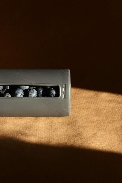 Sigg - Glass Water Bottle - Dream Grey - Soft Silicon Cover - Leakproof - Dishwasher Safe - BPA Free - Broscilate Glass - 22 Oz