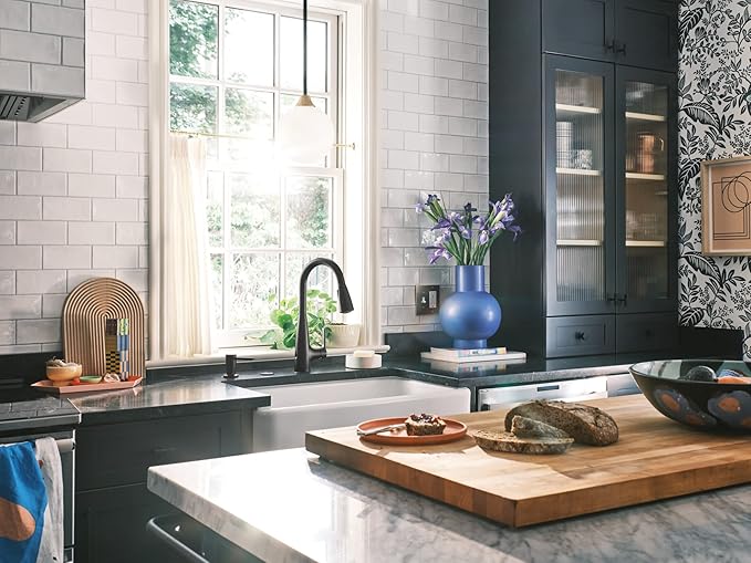 Moen Haelyn Matte Black Touchless Single-Handle Pull-Down Sprayer Kitchen Faucet with Soap Dispenser, Features Power Clean for a Faster Wash, 87627EWBL