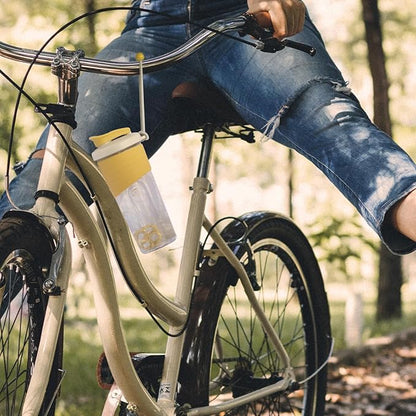 Shaker Bottle for Protein Mixes，24 oz，Protein Shaker Bottles with Whisk Ball, Mixer Bottle, Protein Bottle,Portable Pre Workout Whey Protein Drink Shaker Cup，Yellow