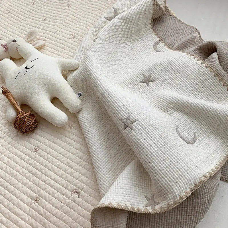 Couverture bébé brodée Lune étoilée
