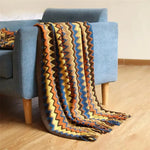 Hand-knitted blanket with pompom - Vignette | Couvertures Cosy