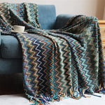 Hand-knitted blanket with pompom - Vignette | Couvertures Cosy